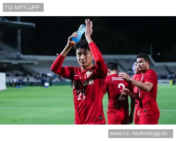 李刚仁手球送点球机会布雷斯特点球滑倒错失良机