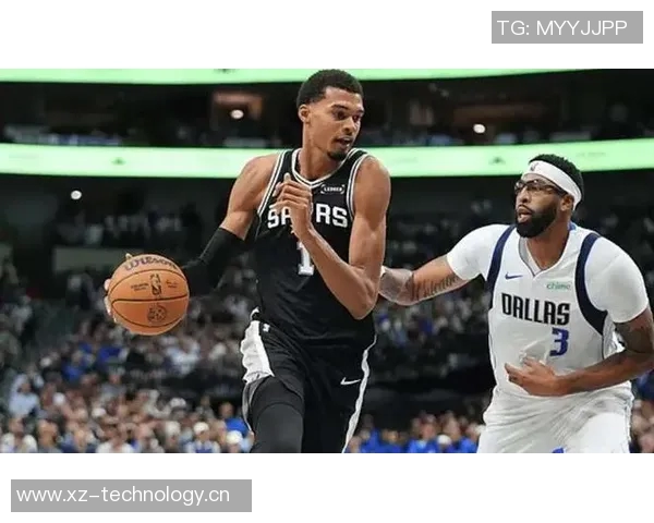 长江后浪推前浪文班对位浓眉续写传奇砍下40分15篮板的辉煌表现