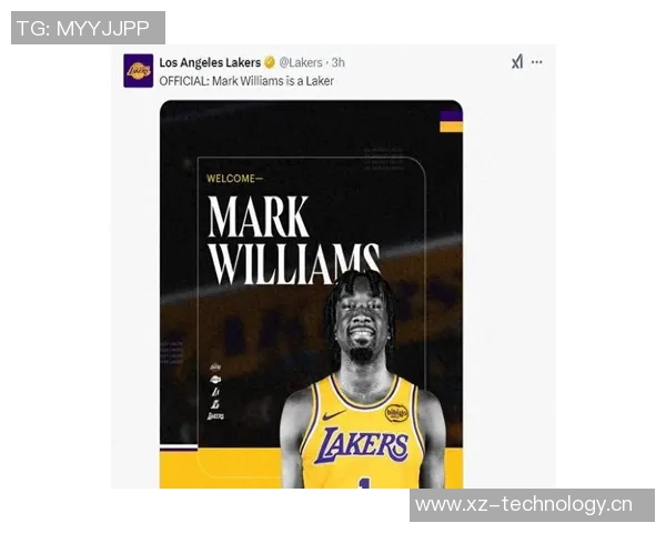 季前赛迎战湖人太阳队晒出布克马威帅气登机照引发关注